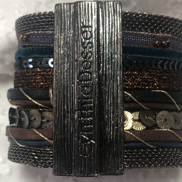 Cynthia Desser Wide Magnetic Closure Bracelet - Picture 3 of 12